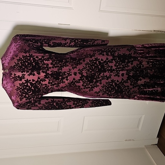 TOMMY HILFIGER BURNOUT VELVET Elegant Purple Floral Wrap Dress. SIZE 6. - Picture 7 of 11